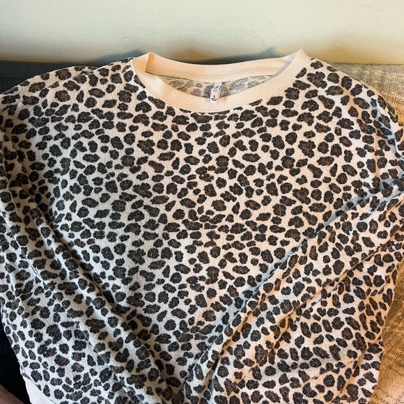 Z supply cheetah print crewneck sweater - Picture 3 of 4